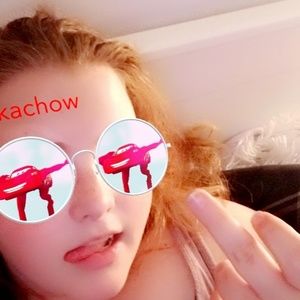 Meet your Posher, Ella